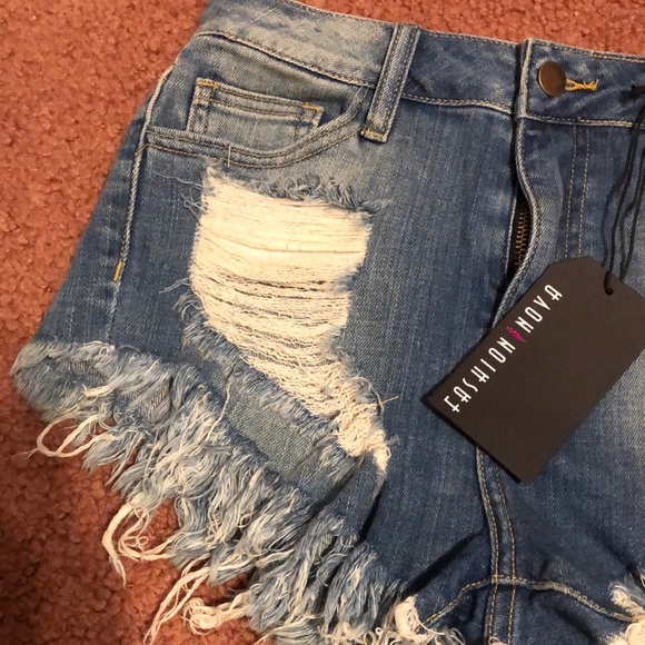COPY - Fashion Nova Distressed Shorts - Picture 3 of 5